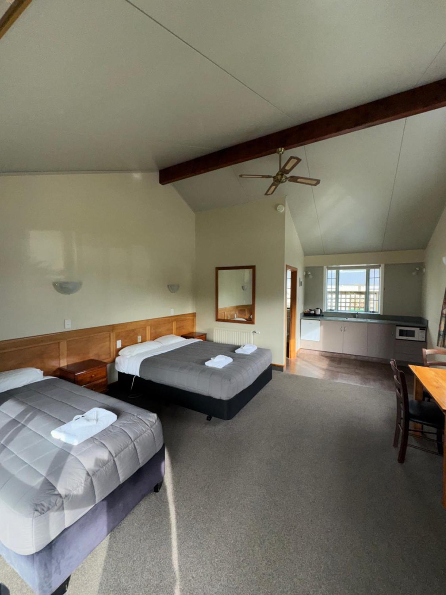 South Sea Hotel - Stewart Island Half-moon Bay Eksteriør bilde